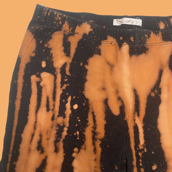 Bleached Capri Leggings - Picture 4 of 6